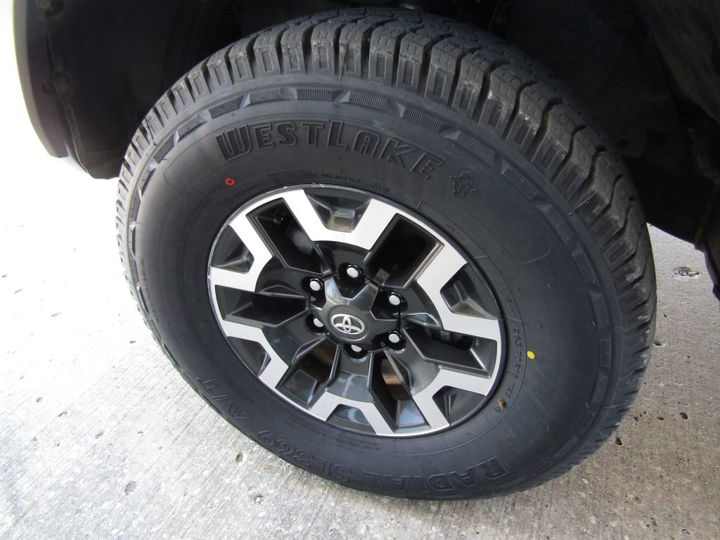 Used 2022 Toyota Tacoma TRD Off-Road w/ Technology Package image 24