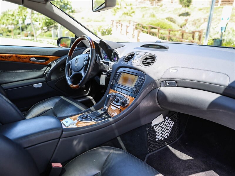 Used 2008 Mercedes-Benz SL 550 w/ AMG Sport Pkg image 21