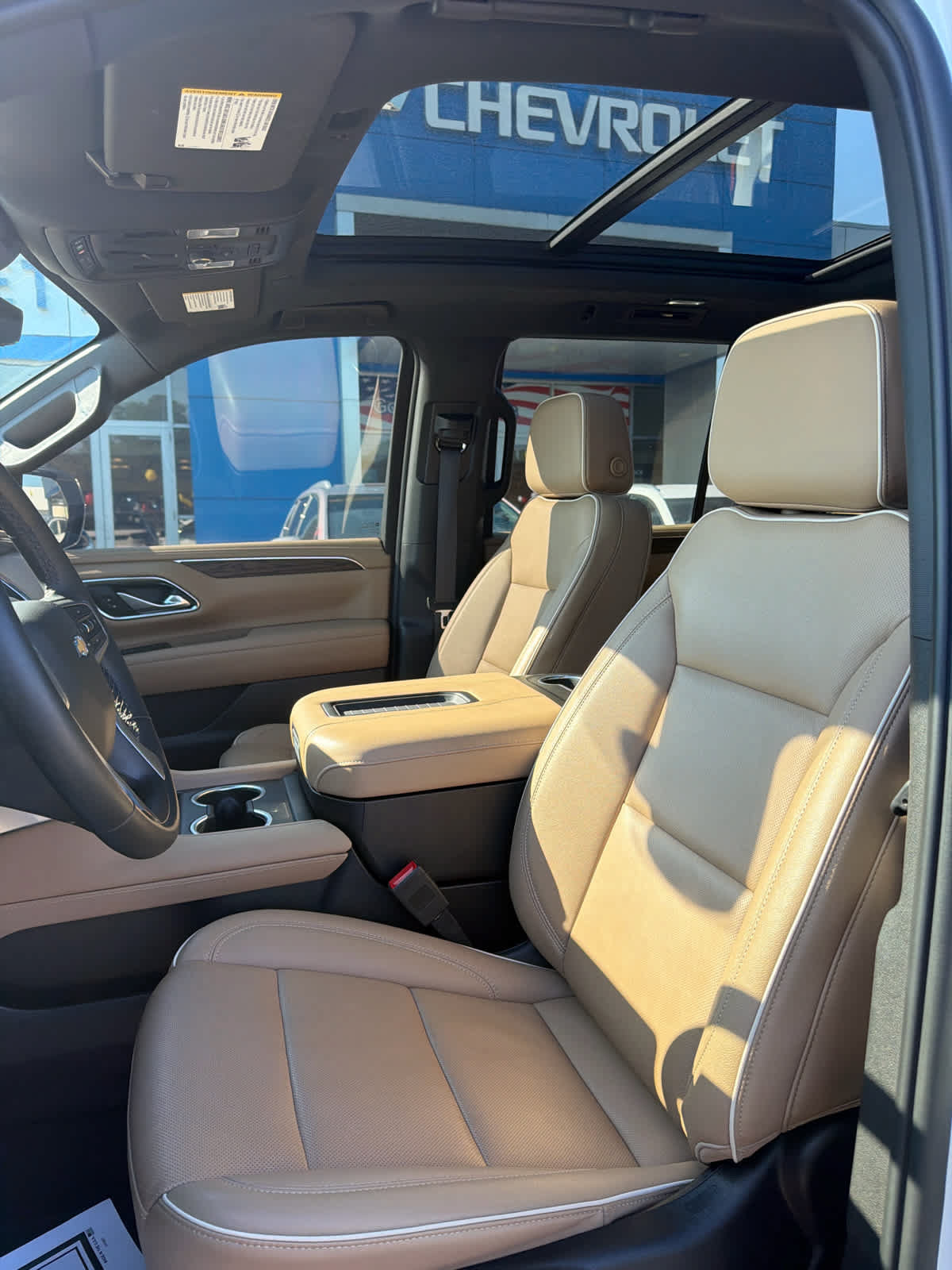 Used 2023 Chevrolet Tahoe Premier w/ Premium Package 2 AWD/4WD image 14