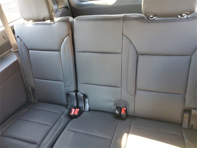 Certified 2023 Chevrolet Suburban Z71 w/ Luxury Package image 10