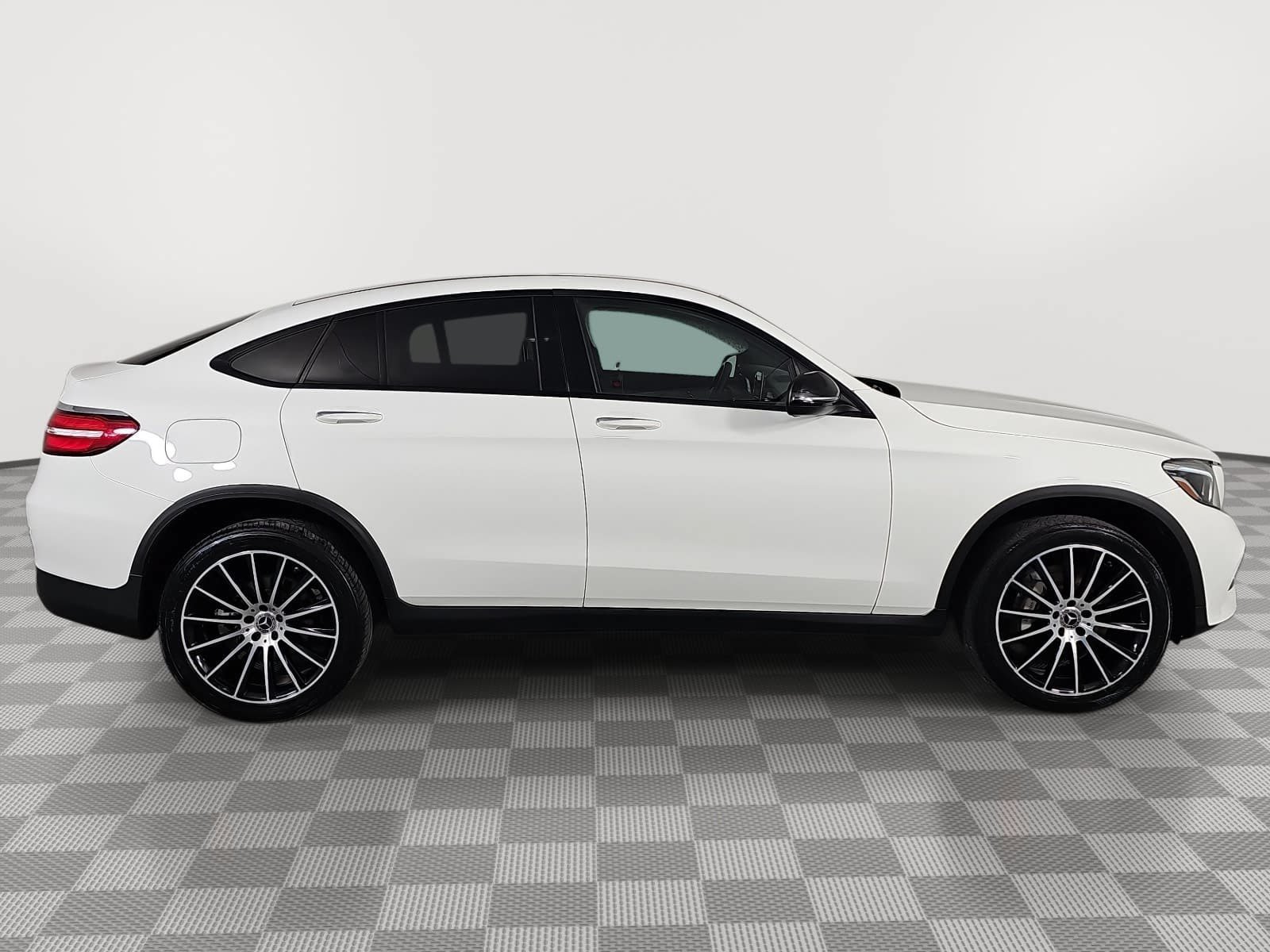 Used 2019 Mercedes-Benz GLC 300 4MATIC Coupe image 9