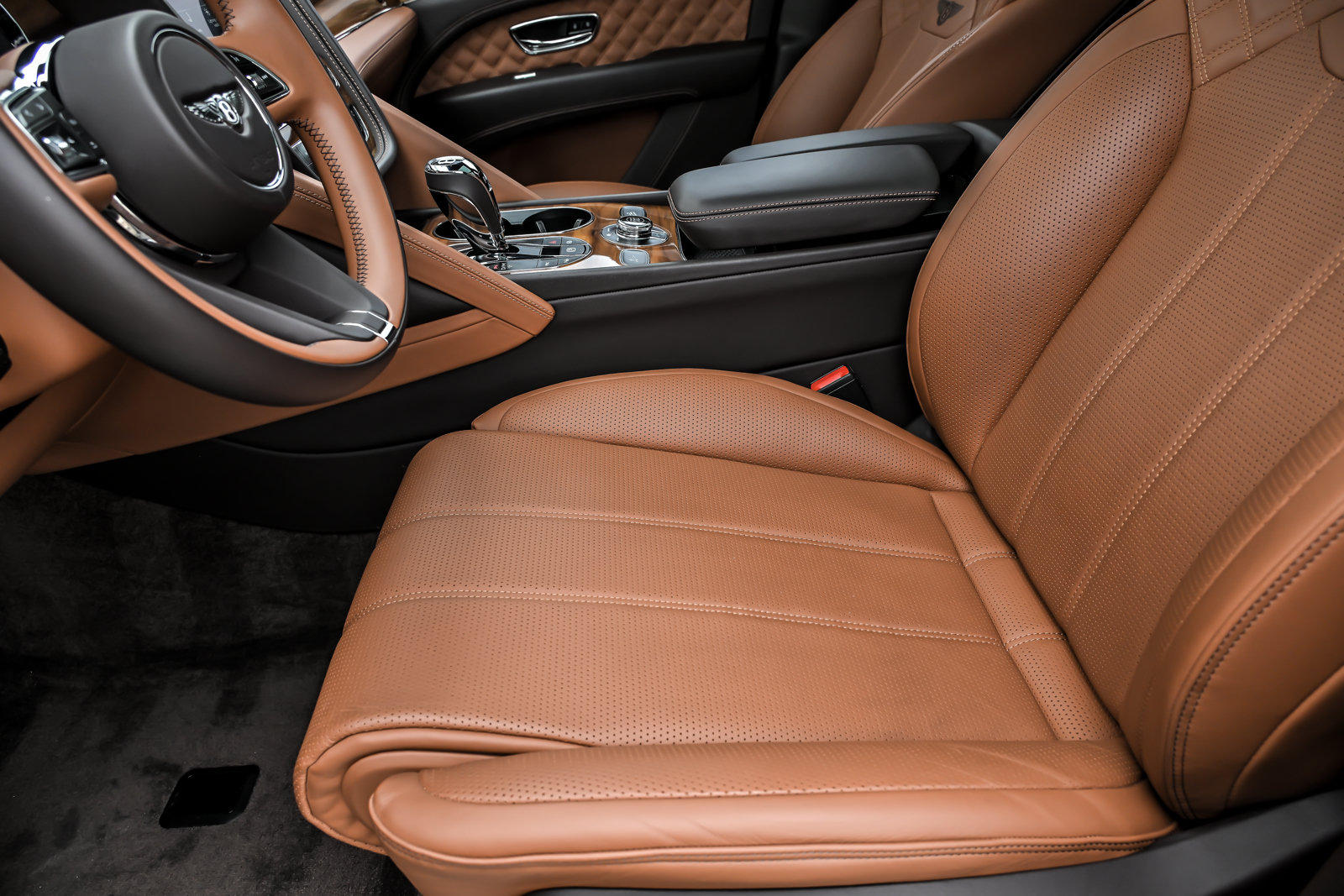 Used 2022 Bentley Bentayga AWD/4WD image 21