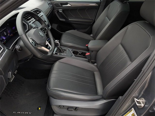 Used 2023 Volkswagen Tiguan SE R-Line image 20