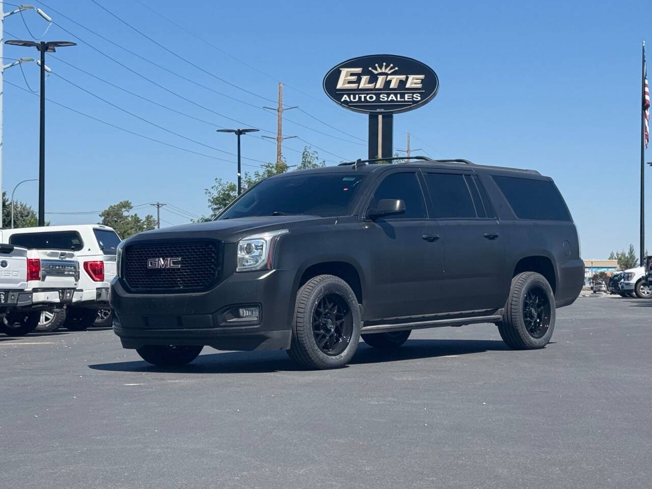 Used 2018 GMC Yukon XL SLT w/ Open Road Package AWD/4WD image 1