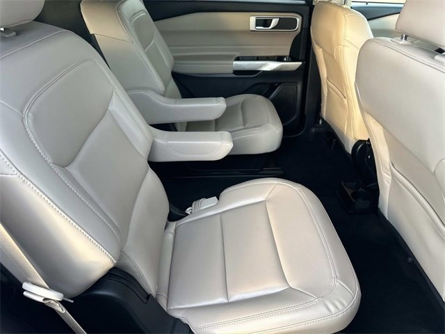 Used 2022 Ford Explorer XLT w/ Equipment Group 202A image 25