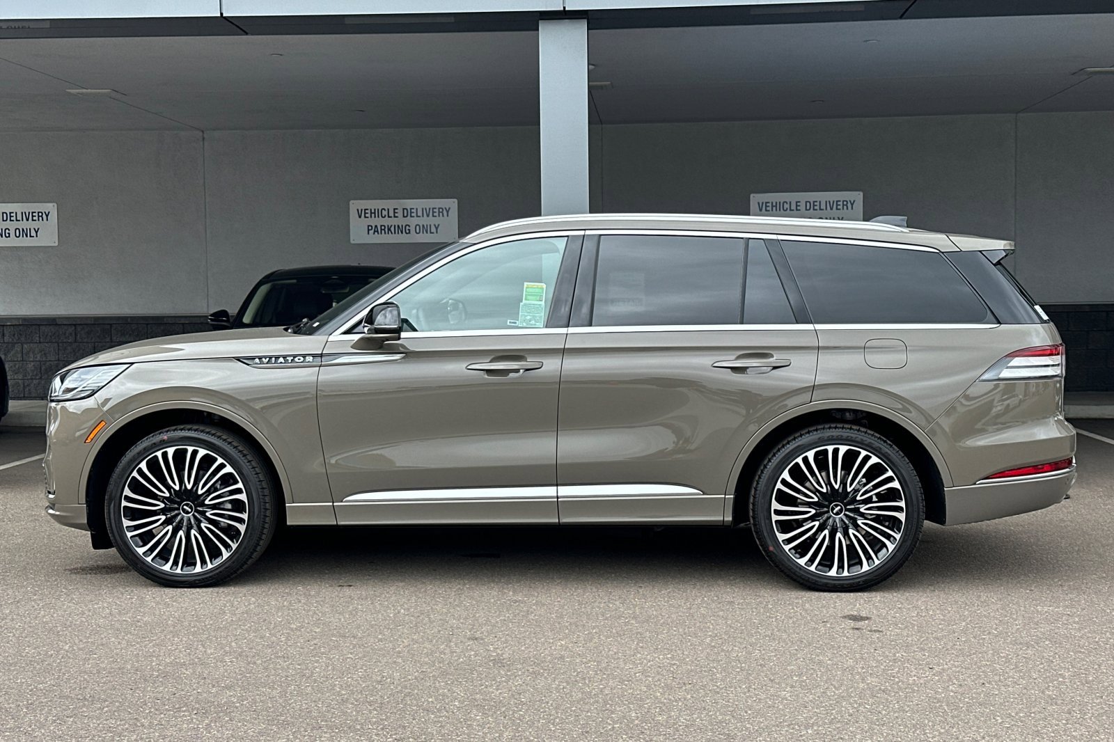 New 2025 Lincoln Aviator Black Label image 6
