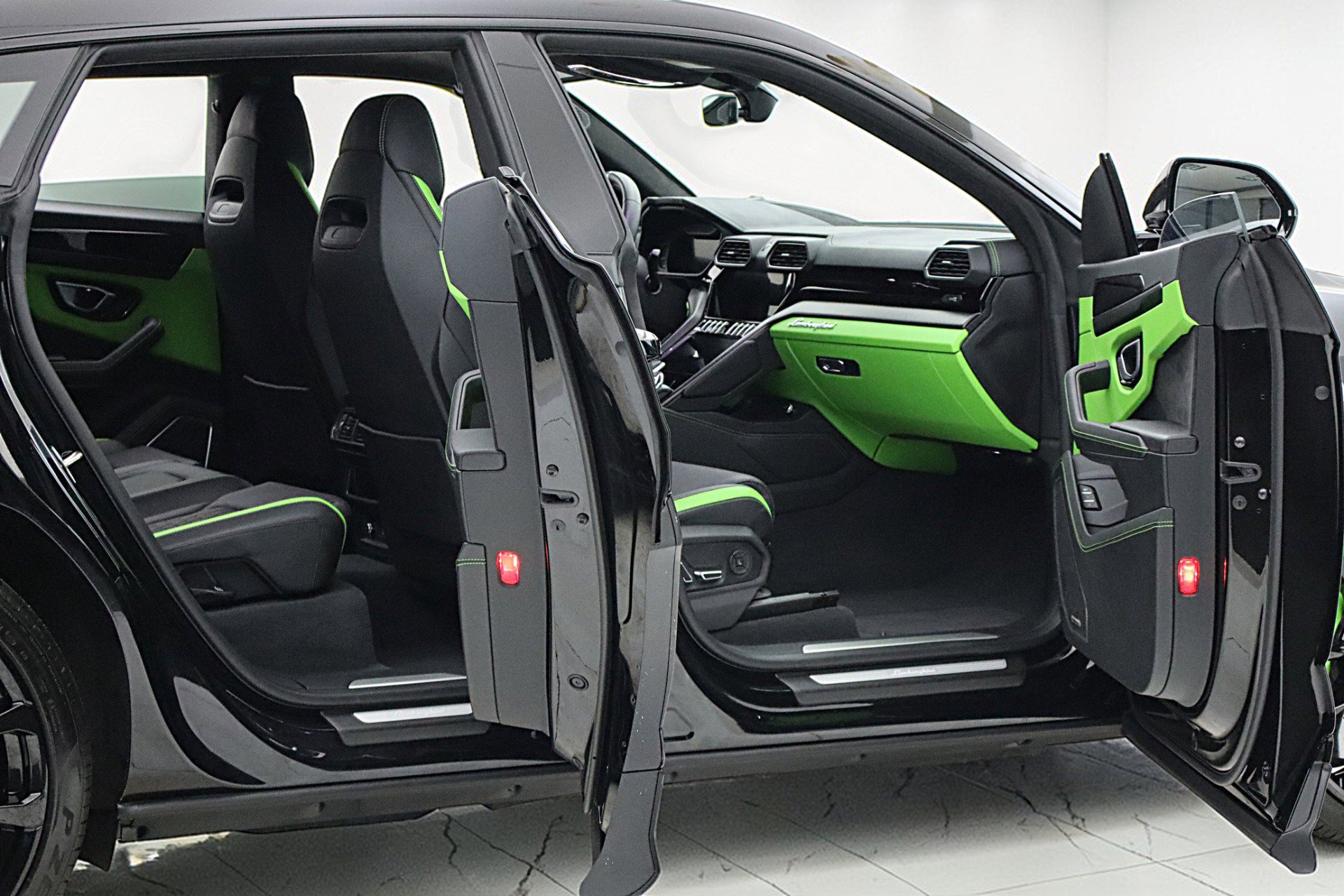 Used 2024 Lamborghini Urus S image 24