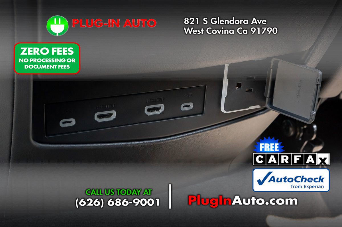 Used 2023 Cadillac Escalade Sport w/ Touring Package AWD/4WD image 10