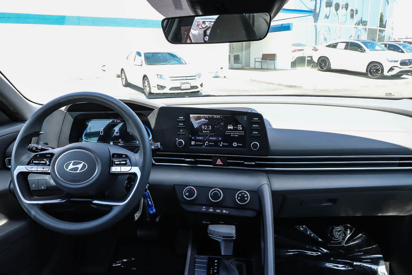 Used 2025 Hyundai Elantra SE w/ Cargo Package FWD image 17