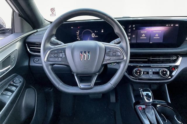 Used 2025 Buick Envista Sport Touring image 8