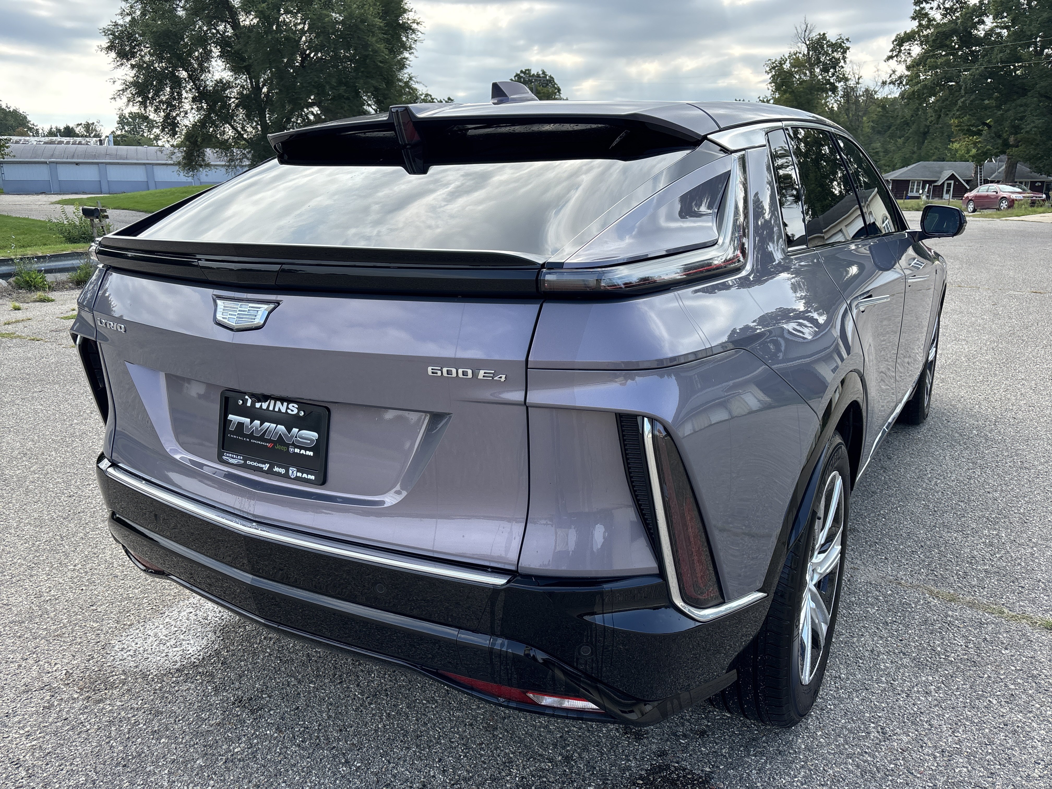 Used 2024 Cadillac Lyriq Tech AWD/4WD image 3