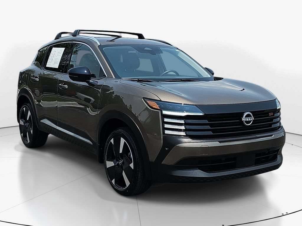 Used 2026 Nissan Kicks SR FWD image 3