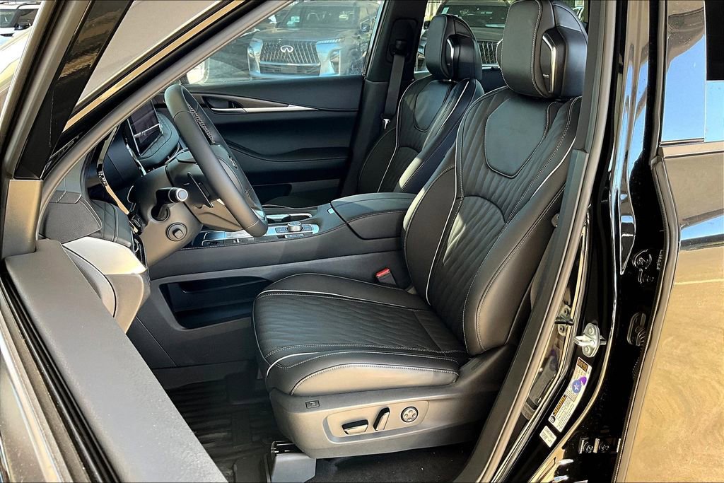 New 2026 INFINITI QX60 Autograph w/ Dark Cargo Package image 17