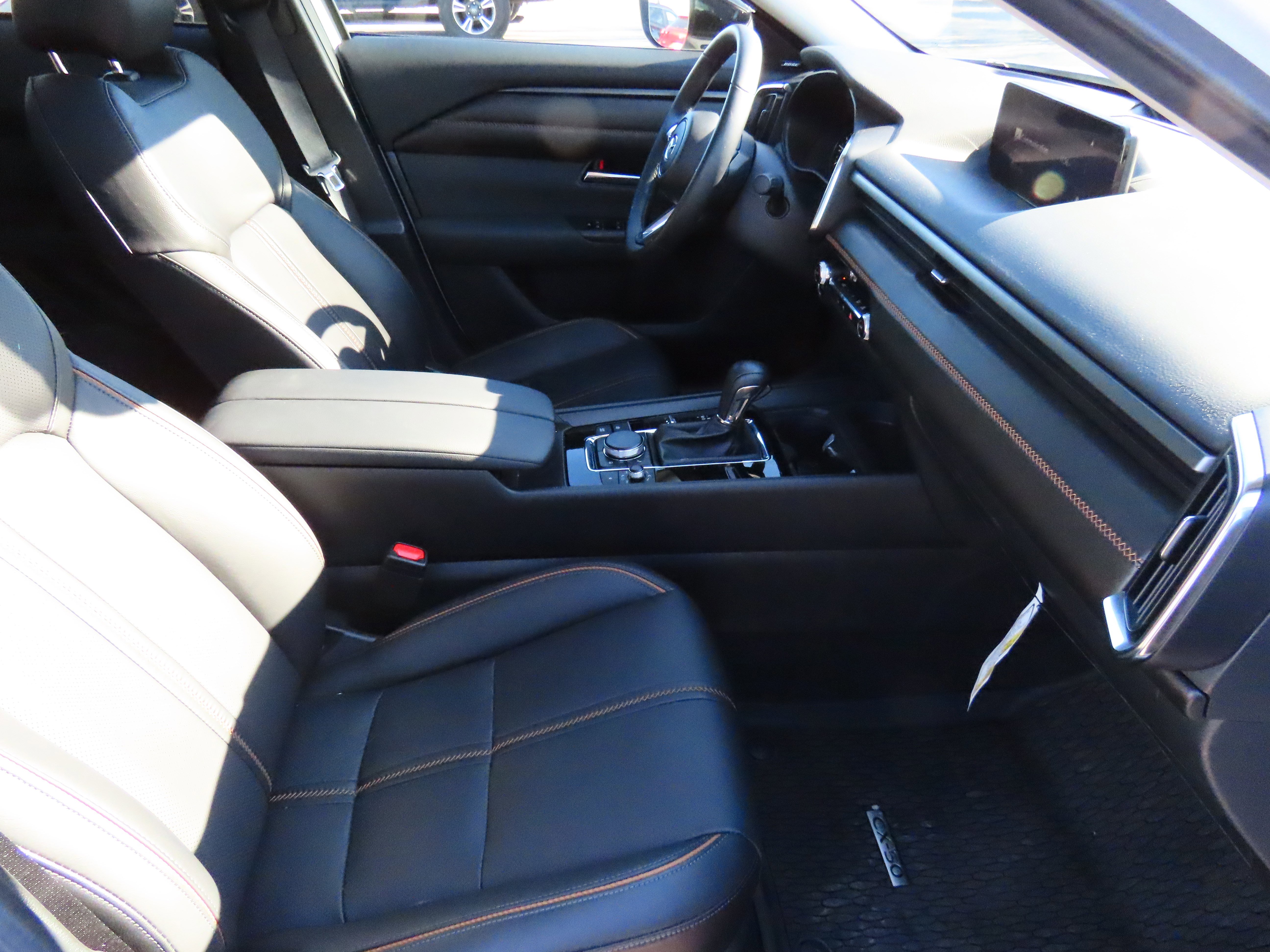 Certified 2025 MAZDA CX-50 AWD 2.5 S w/ Accent Package image 11