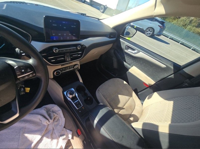 Used 2020 Ford Escape SE image 11