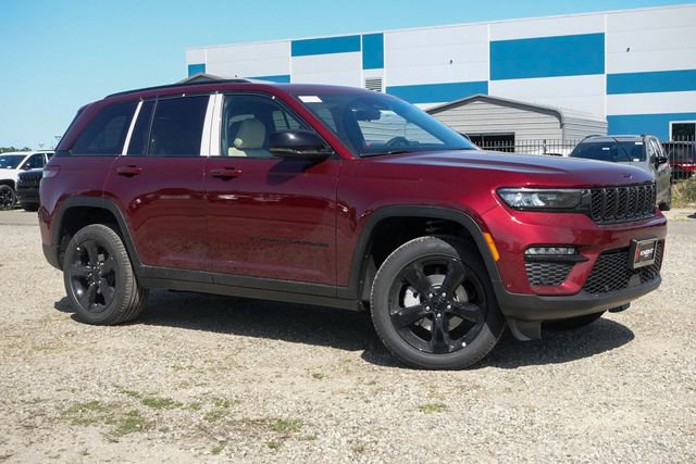 New 2025 Jeep Grand Cherokee Limited w/ Luxury Tech Group II image 2