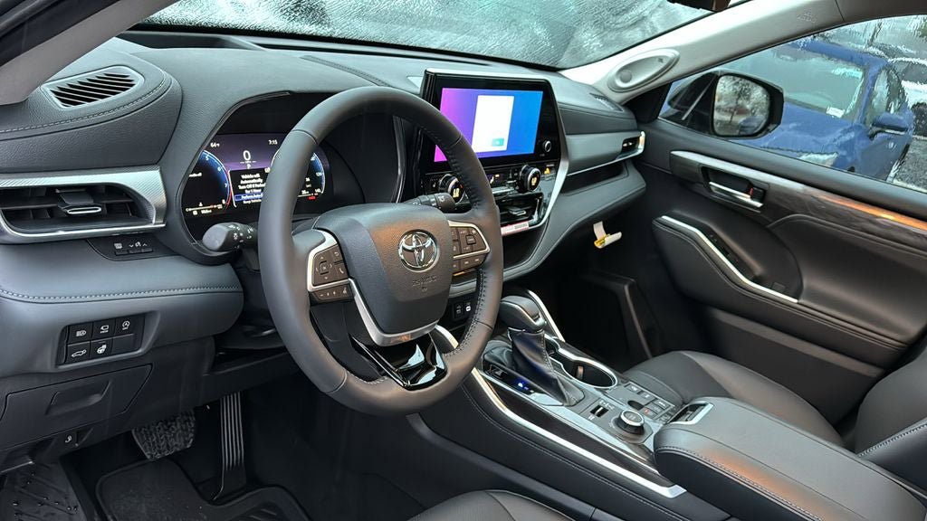 New 2026 Toyota Highlander Platinum AWD/4WD image 16