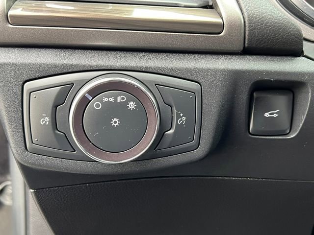 Used 2020 Ford Fusion SEL image 18