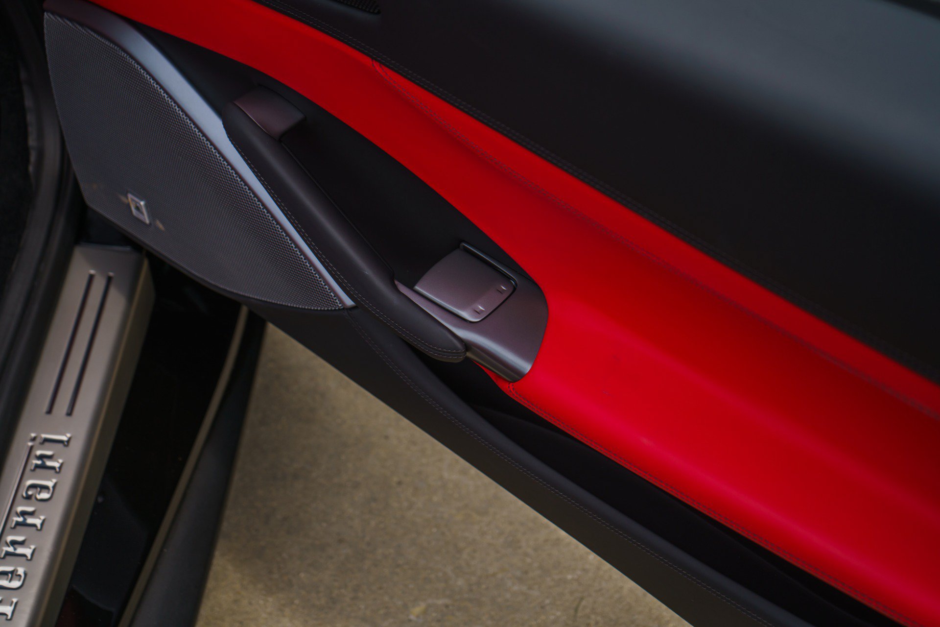 Used 2019 Ferrari Portofino RWD image 43