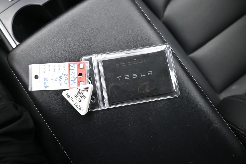 Used 2023 Tesla Model Y Long Range AWD/4WD image 23