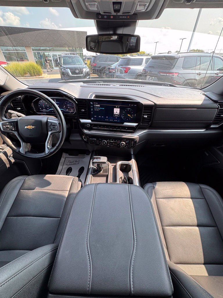 Used 2023 Chevrolet Silverado 1500 LTZ AWD/4WD image 19