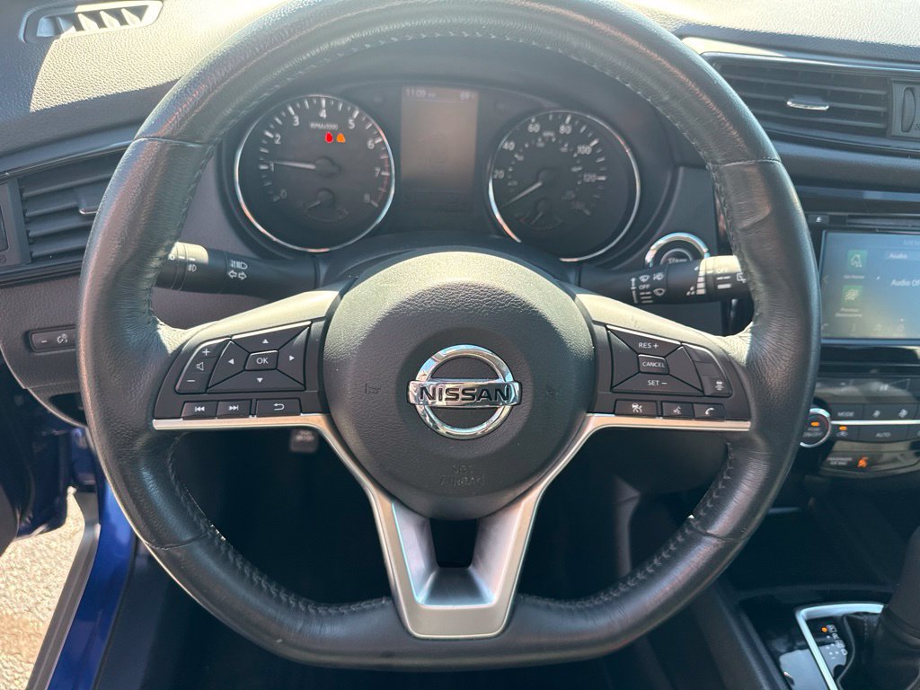 Used 2018 Nissan Rogue SV w/ Premium Package AWD/4WD image 7