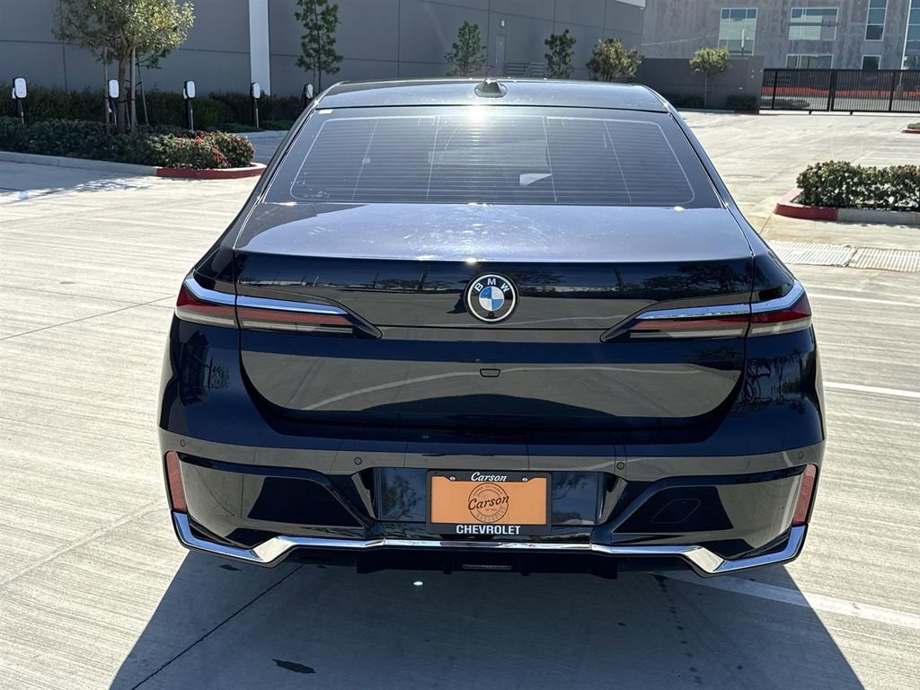 Used 2023 BMW 740i w/ Parking Assistance Package image 4