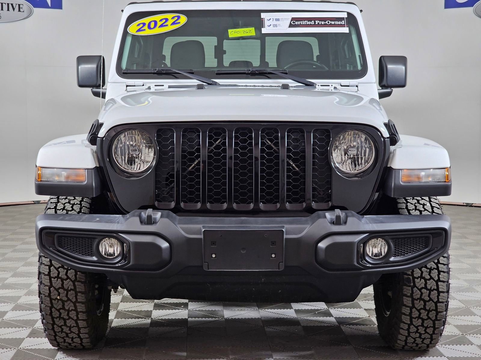 Used 2022 Jeep Gladiator Sport image 9