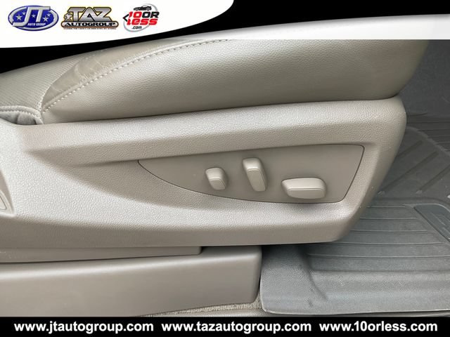 Used 2018 Chevrolet Tahoe Premier AWD/4WD image 17