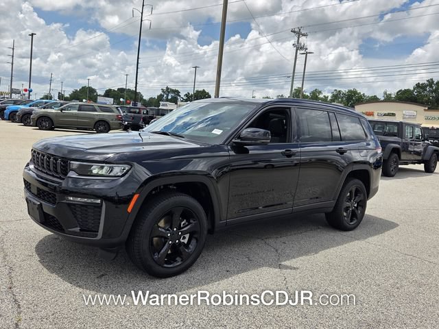 New 2026 Jeep Grand Cherokee L Limited w/ Limited Altitude Package AWD/4WD image 3