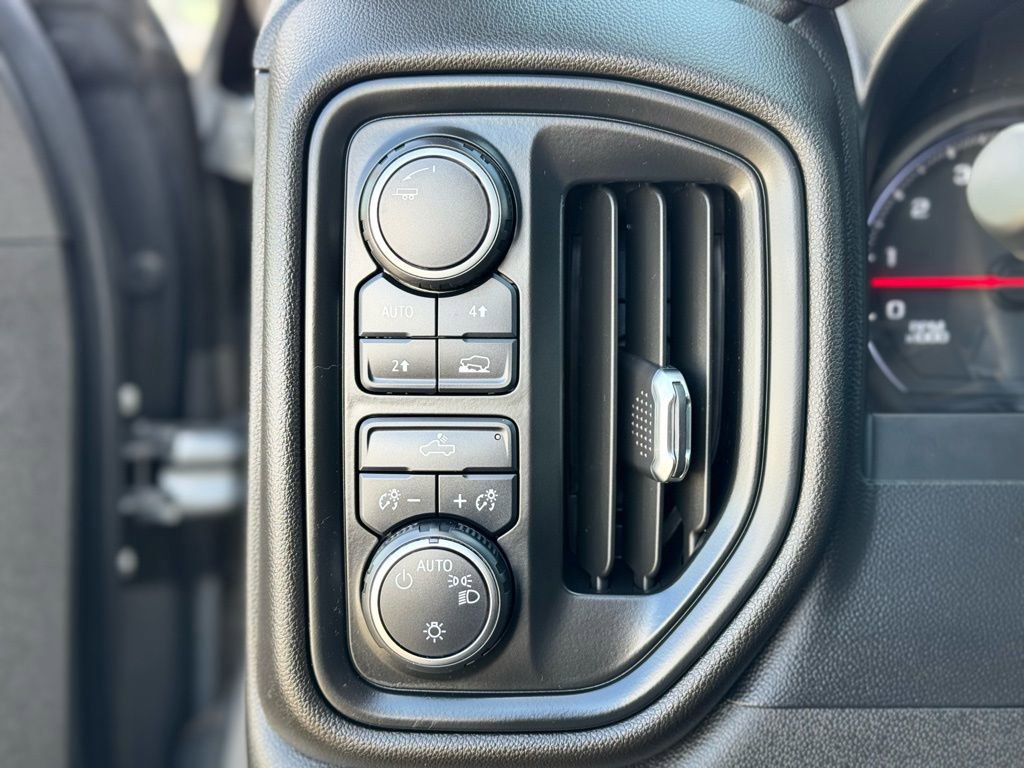 Used 2021 Chevrolet Silverado 1500 Custom w/ LPO, Dark Essentials Package image 21