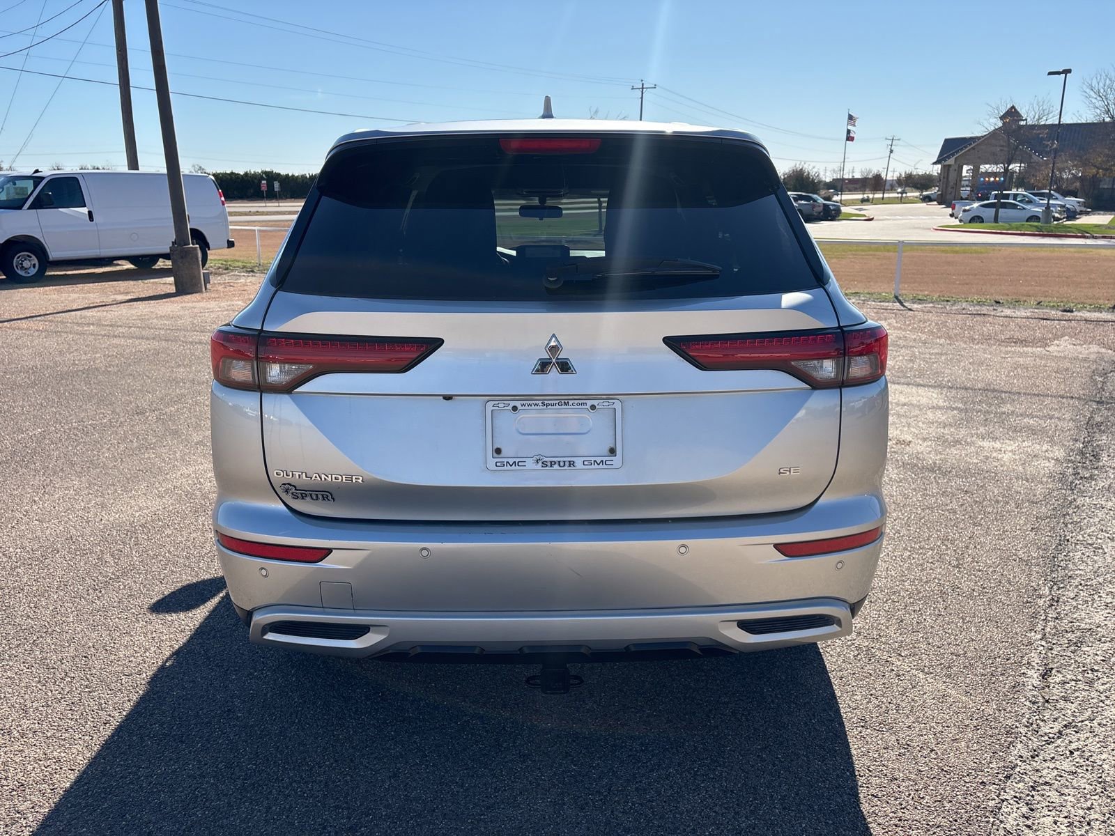 Used 2023 Mitsubishi Outlander SE image 4