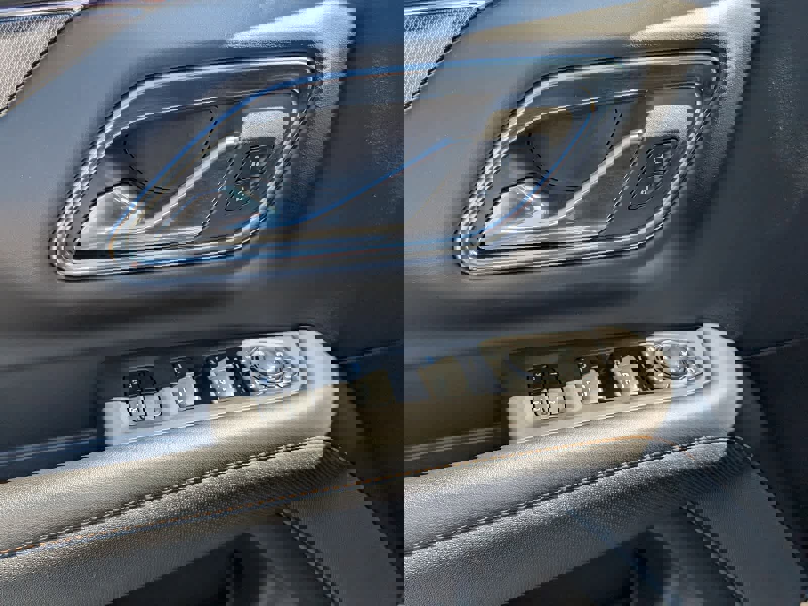 Certified 2024 GMC Yukon AT4 image 19