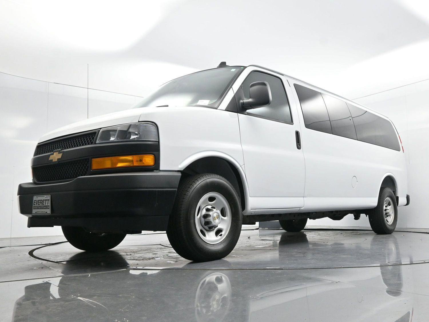 Used 2025 Chevrolet Express 3500 LS image 40