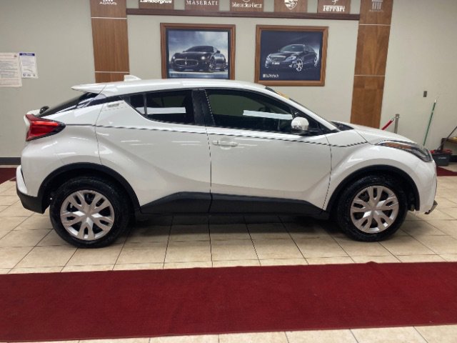 Used 2021 Toyota C-HR LE image 4