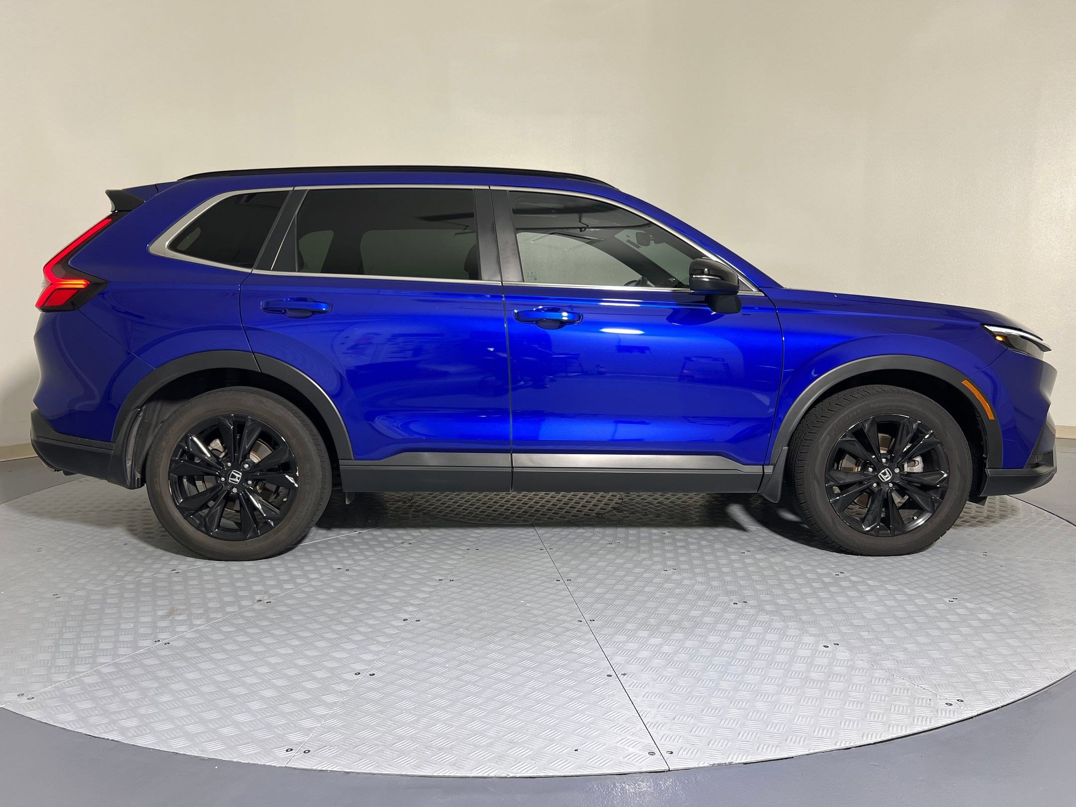 Used 2023 Honda CR-V Sport Touring image 8