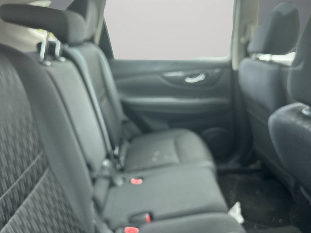 Used 2018 Nissan Rogue S FWD image 12