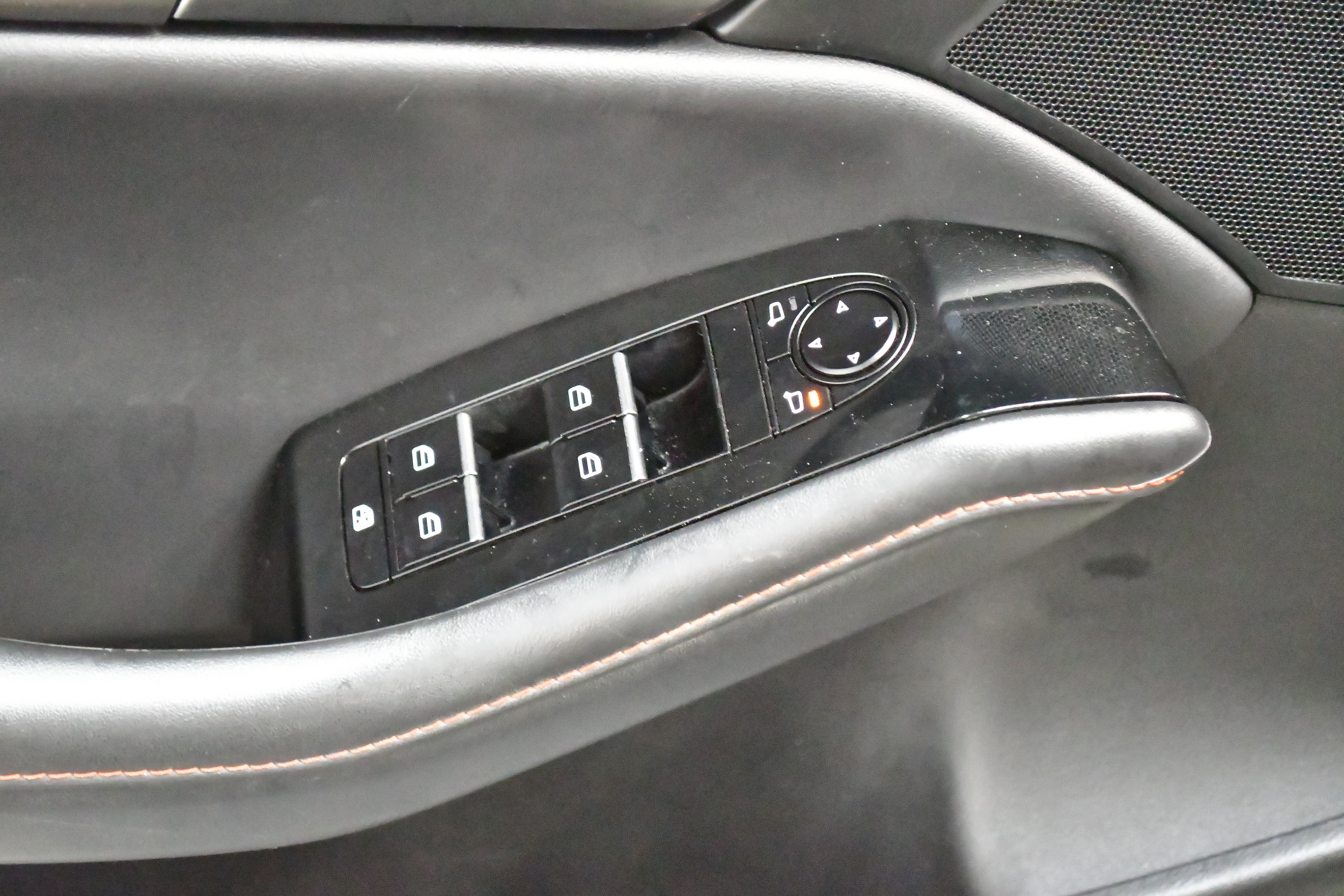 Used 2024 MAZDA MAZDA3 s image 31