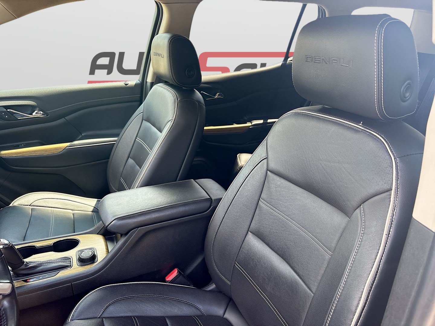 Used 2019 GMC Acadia Denali AWD/4WD image 22
