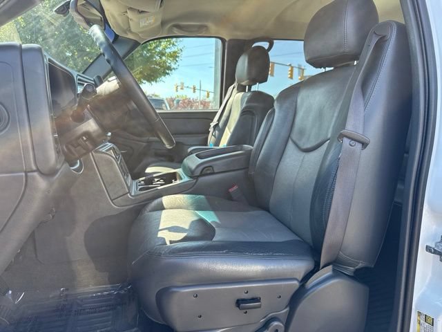 Used 2004 GMC Sierra 2500 SLE w/ Heavy-Duty Power Package RWD image 11