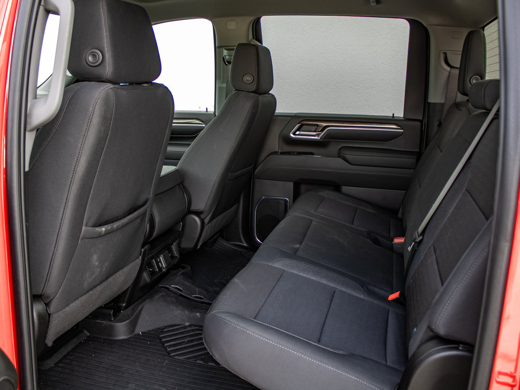 Used 2025 Chevrolet Silverado 2500 LT image 28