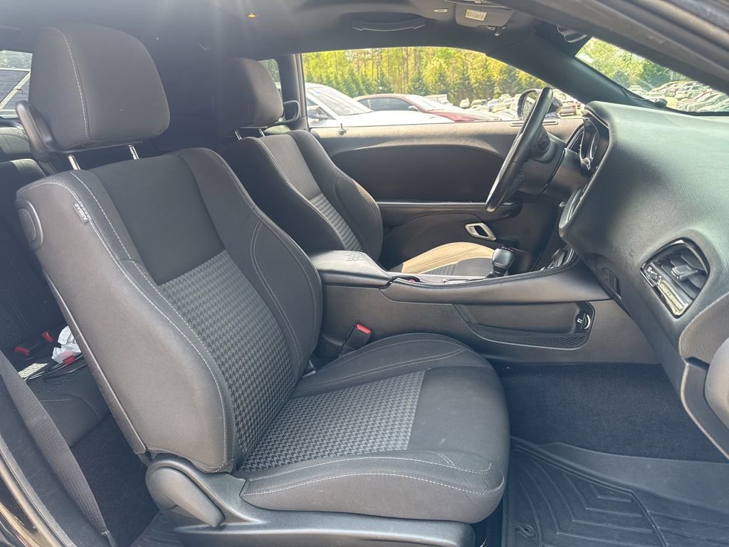 Used 2018 Dodge Challenger R/T image 9