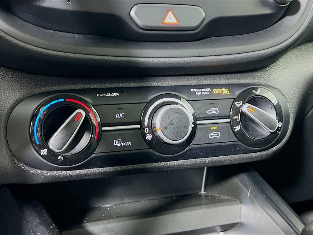 Certified 2023 Kia Soul LX w/ LX Technology Package FWD image 8