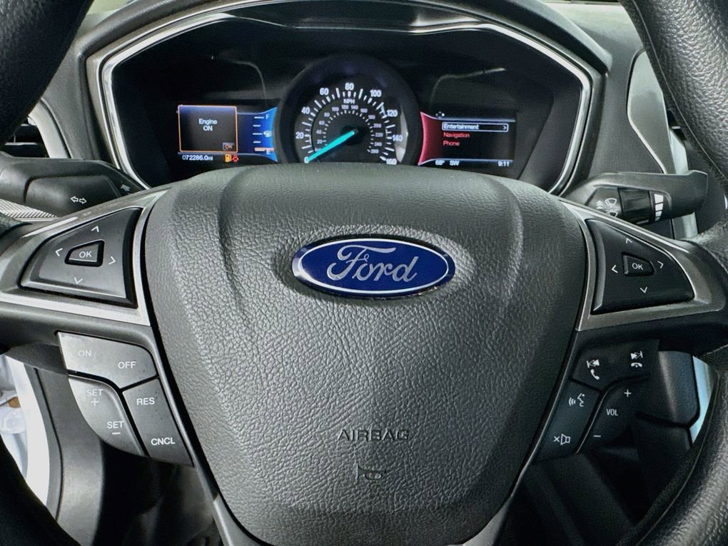 Used 2017 Ford Fusion SE w/ Fusion SE Technology Package image 16