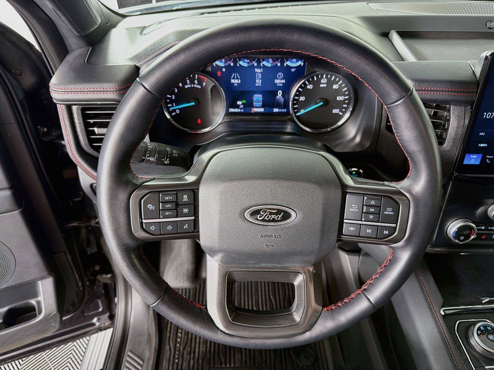 Used 2024 Ford Expedition Limited AWD/4WD image 3