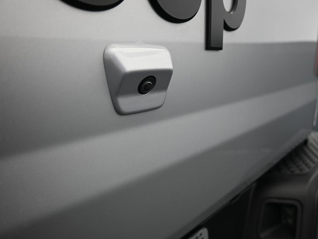 Used 2024 Jeep Gladiator Sport image 37
