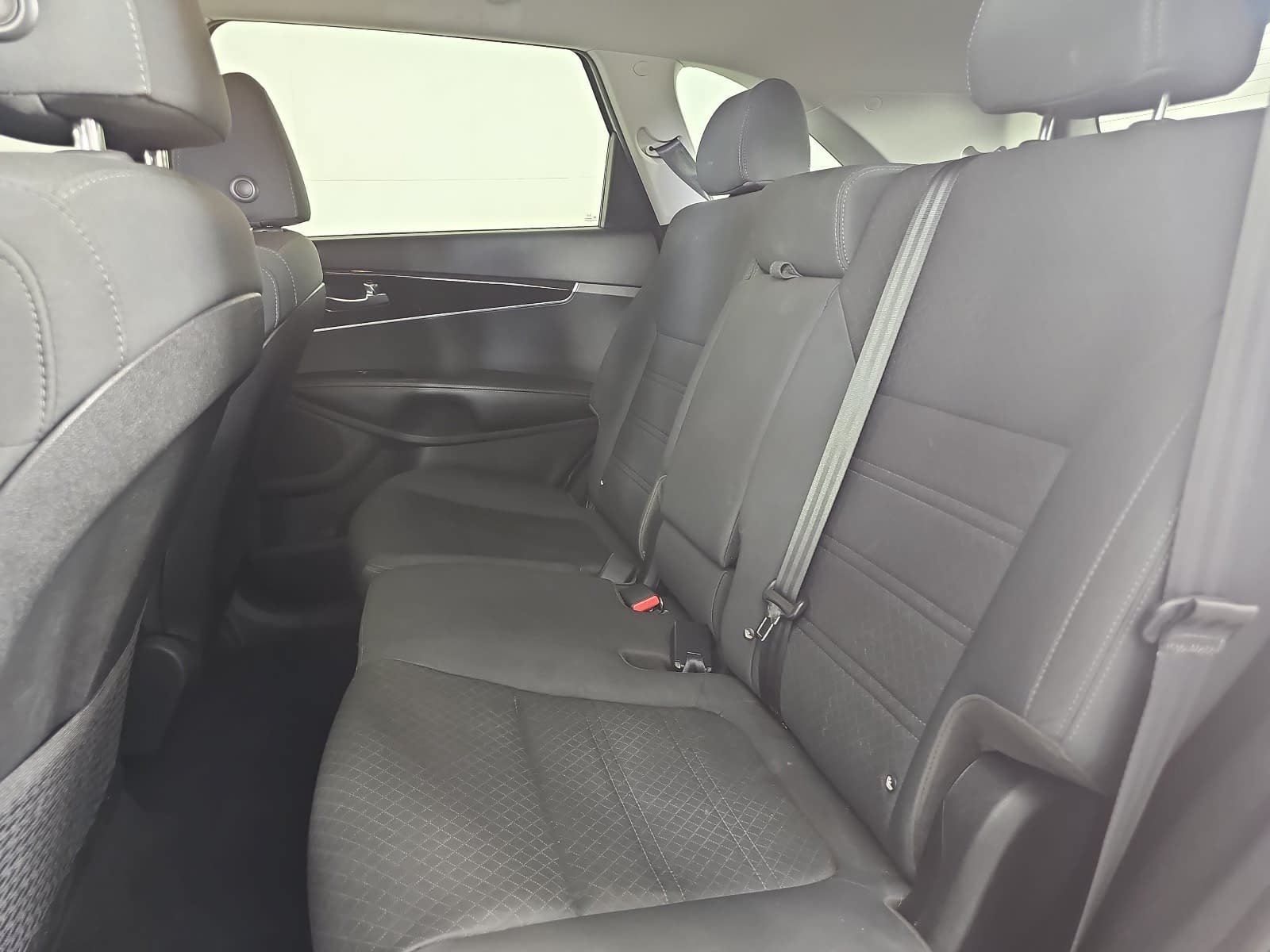 Used 2020 Kia Sorento LX FWD image 13