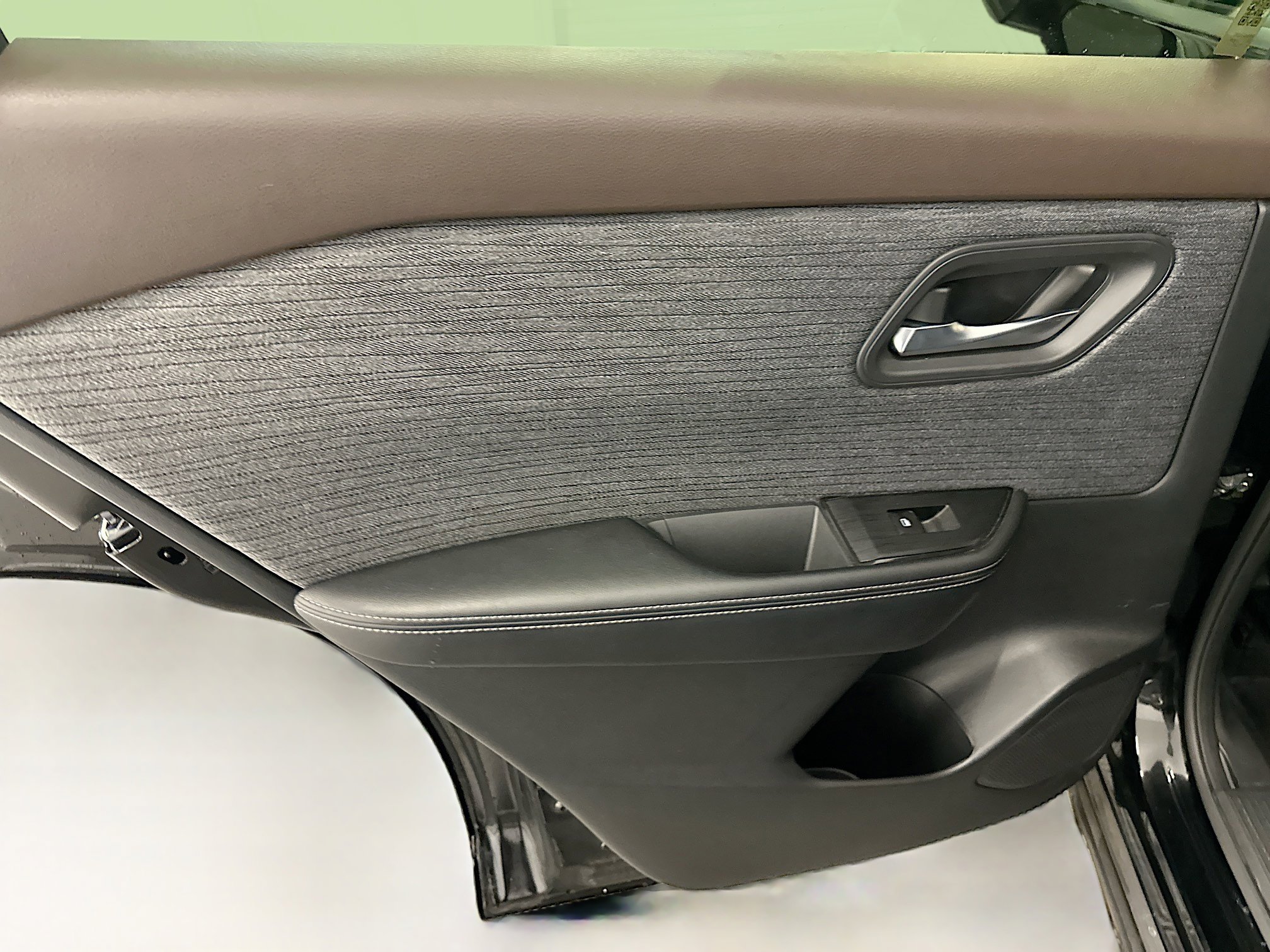 Used 2023 Nissan Rogue SV image 26