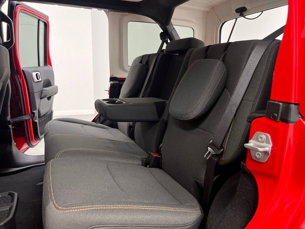 Used 2025 Jeep Wrangler Sahara 4xe image 13