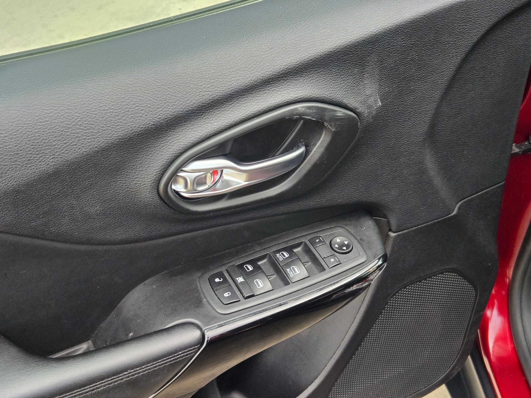 Used 2020 Jeep Cherokee Latitude Plus image 12